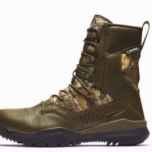 Brand new NIKE realtree camo military boots